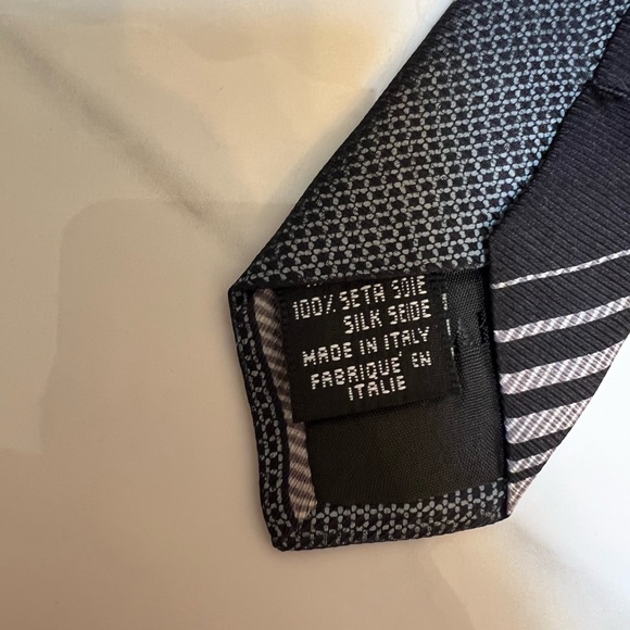 Giorgio Armani Silk tie - Picture 4 of 5
